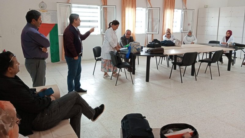 أساتذة معهد المرناقية ينفذون وقفة إنذارية بساعة احتجاجا على نقص التجهيزات الضرورية للعمل