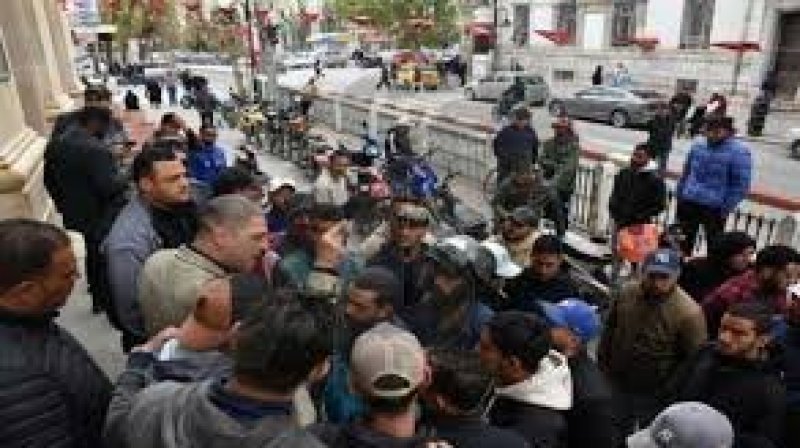 وقفة احتجاجية لأصحاب ''التاكسي موتو'' للمطالبة بتقنين قطاعهم