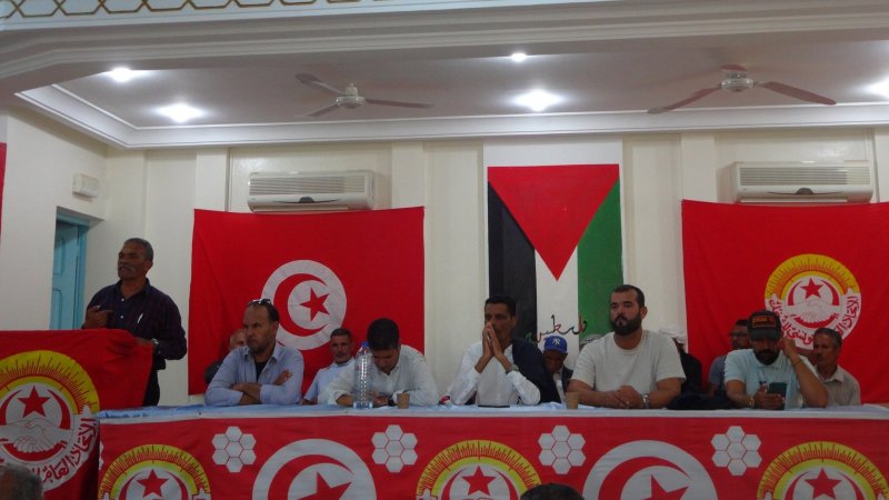 إضراب ناجح لأعوان و إطارات شركة البيئة والغراسة والبستنة بتطاوين