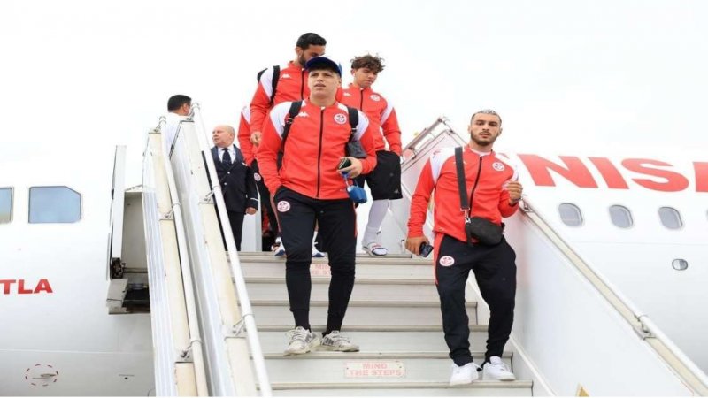 بعثة المنتخب الوطني لكرة القدم تصل إلى جنوب إفريقيا