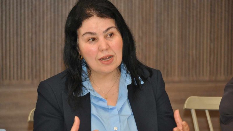 في افتتاح الهيئة الادارية لمتفقدي الثانوي : الأخت هادية العرفاوي تشخّص الوضع النقابي الدولي والوطني والقطاعي