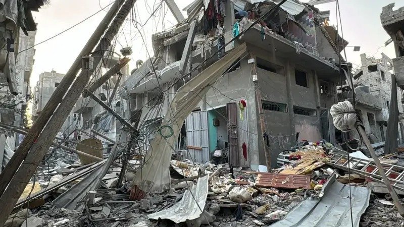 إسرائيل" تستهدف وسط سوريا وسقوط شهداء وجرحى"