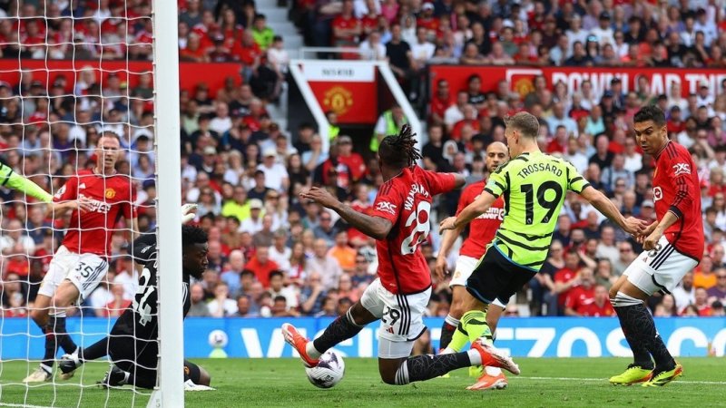 آرسنال يلاقي مانشستر يونايتد في كأس الاتحاد الإنقليزي لكرة القدم