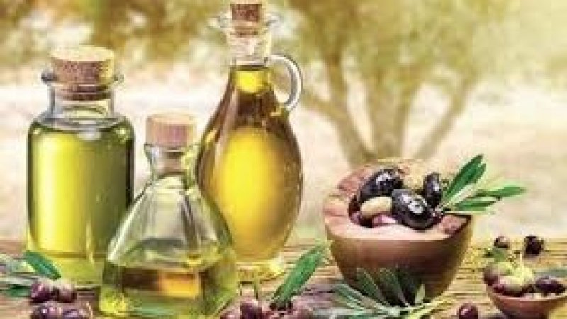 مع تدني الأسعار وصعوبات التمويل : اجتماع مرتقب مع مصدري زيت الزيتون لحلحلة الاشكالات وتجاوز الصعوبات
