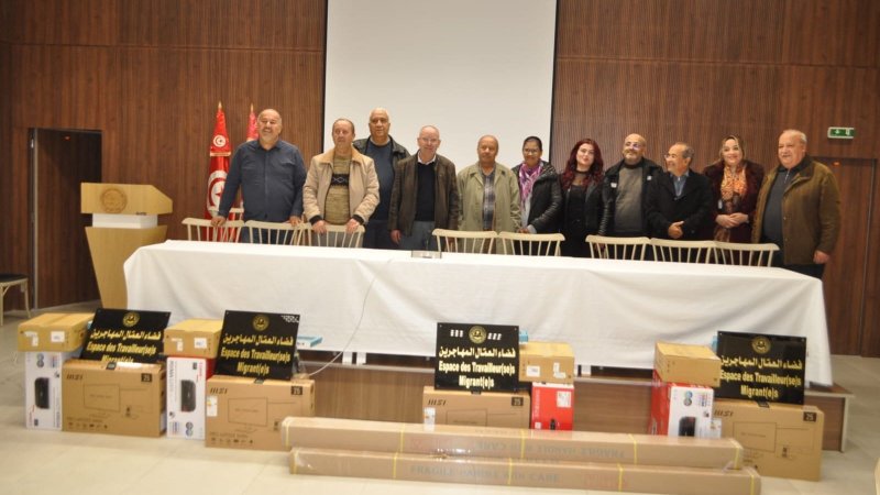 في إطار دعم العمال المهاجرين : توفير تجهيزات إعلامية لتذليل الصعوبات في الجهات و متابعة مشاغلهم