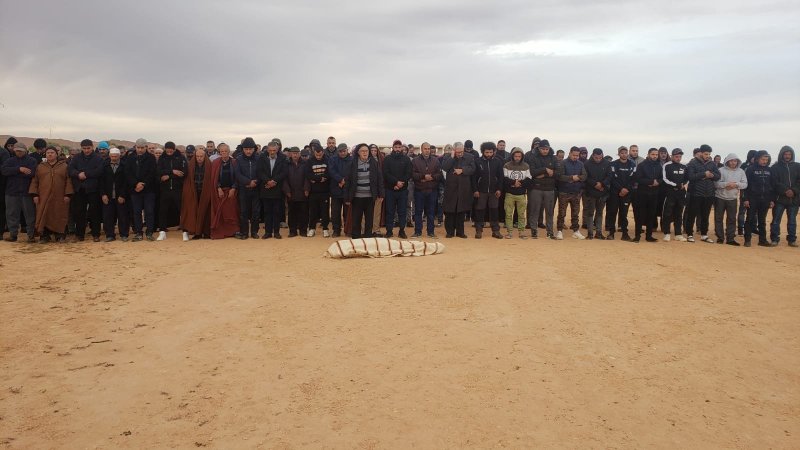حاذق العرف يوارى التراب بالبئر الاحمر مسقط راسه