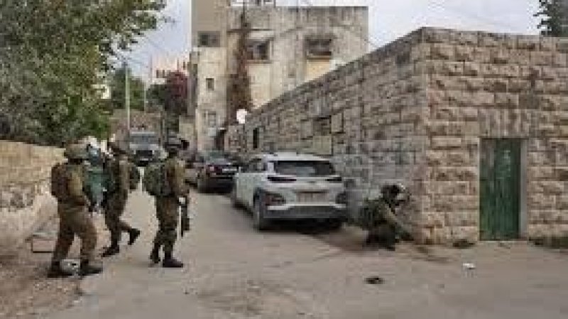 الاحتلال يقتحم عدة بلدات في القدس المحتلة