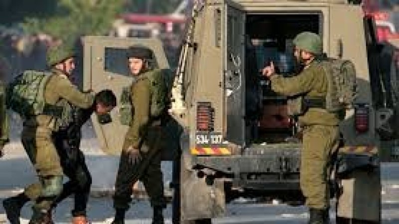 الاحتلال يعتقل 15 مواطنا فلسطينيا من الضفة الغربية