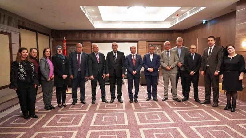 خاص : تفاصيل مشروع عملاق بين تونس و الجزائر و ليبيا لتوفير خط للكهرباء يقضي قريبا لقطع الكهرباء في تونس وخاصة في هذه الجهات