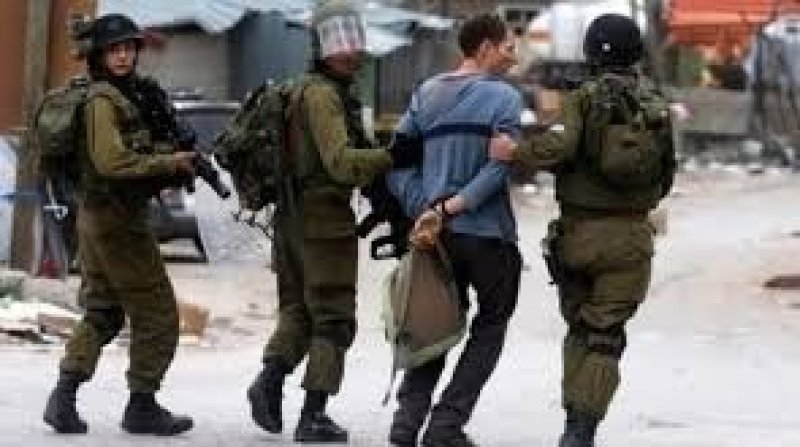 الاحتلال يعتقل 22 مواطنا فلسطينيا من الضفة الغربية
