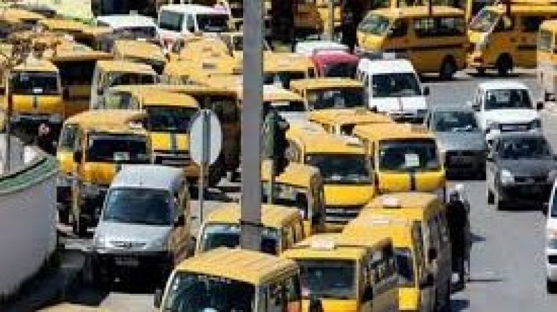 11 نقطة أساسية تتعلق بقطاع التاكسي الجماعي بحثتها النقابة مع المدير الجهوي للنقل بنابل