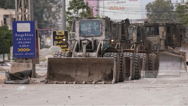 الاحتلال يواصل عدوانه على جنين ومخيمها : 12 شهيدا ودمار هائل في البنية التحتية