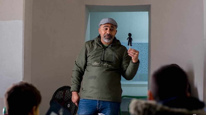 في ورشة مسرح خيال الظّل : ظلّ الحكايات ينمو فيقترب كل طفل صغير من الإبداع