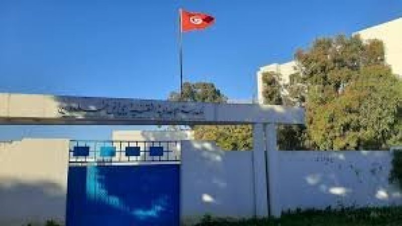 الأسرة التربوية بإعدادية ابن خلدون بتونس 2 تدق ناقوس الخطر وتطالب بحماية التلاميذ من الاعتداءات الجسدية