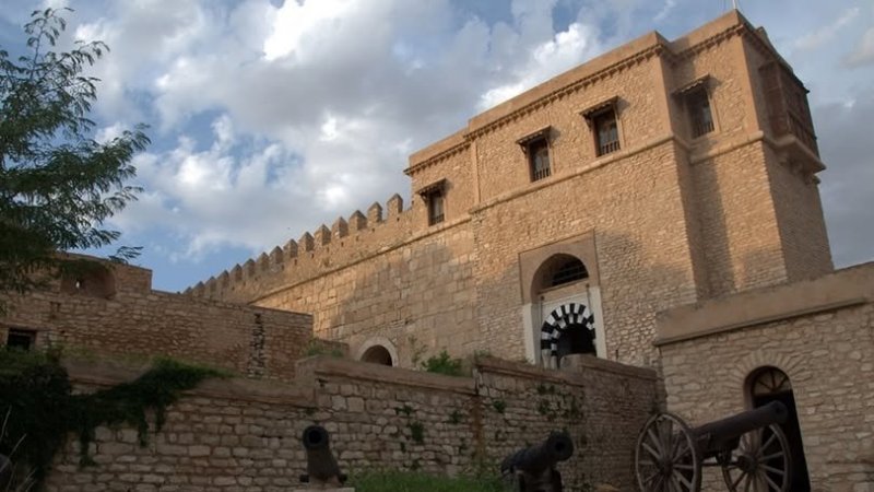 طقس اليوم الخميس : صاف في قطاع غزة و أمطار متفرقة في تونس
