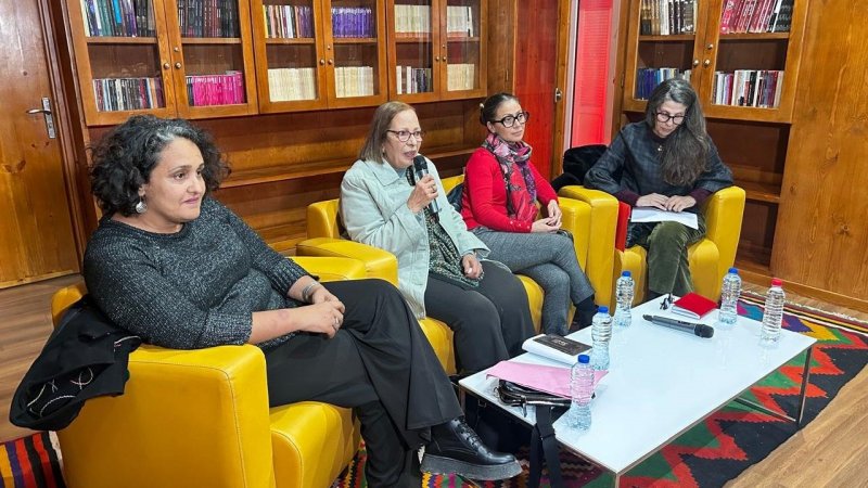 الفنانة رجاء بن عمار أول مخرجة مسرحية : الاخراج النسوي تحدي مجتمعي أم رهان إبداعي ؟