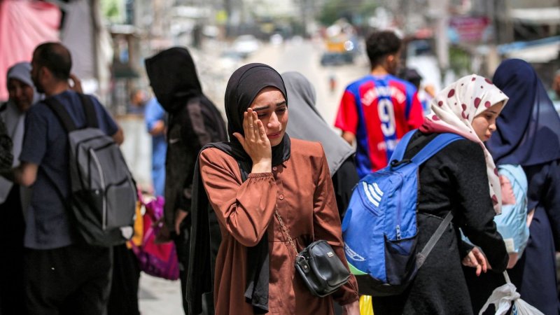 نزوح عشرات المواطنين من بيت حانون باتجاه جباليا شمال قطاع غزة