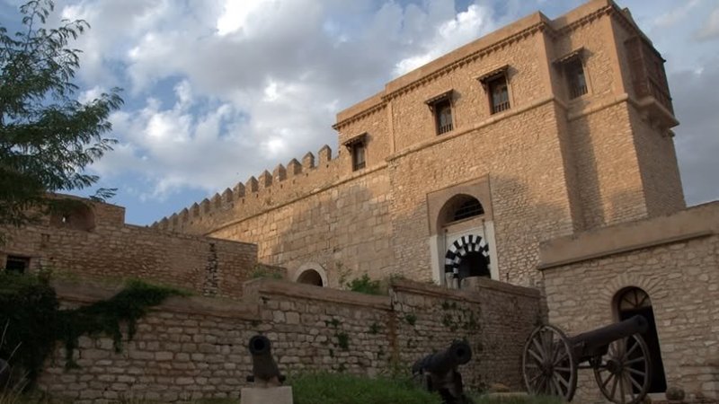طقس اليوم الأربعاء : غائم جزئيا في قطاع غزة و سحب وأمطار متفرّقة في تونس