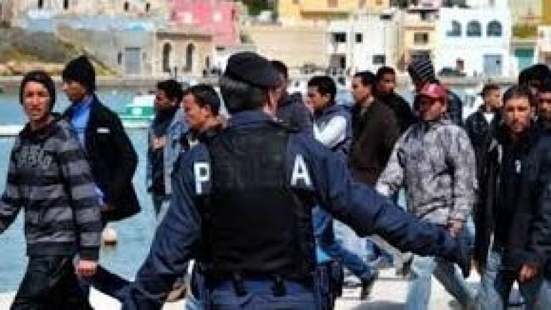 طرد تونسيين من إيطاليا إلى تونس