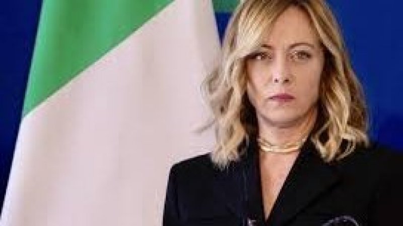 ميلوني تعلن نجاح خطتها في إعادة المهاجرين غير الشرعيين و تعميم العملية على أكثر من 20 دولة