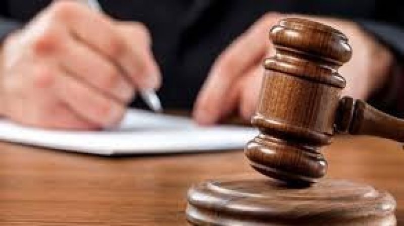 ايقاف التتبع في حق وزير الداخلية الاسبق عبد الله القلال و 3 مسؤولين سابقين بالقصر الرئاسي خلال فترة حكم الرئيس الراحل بن علي