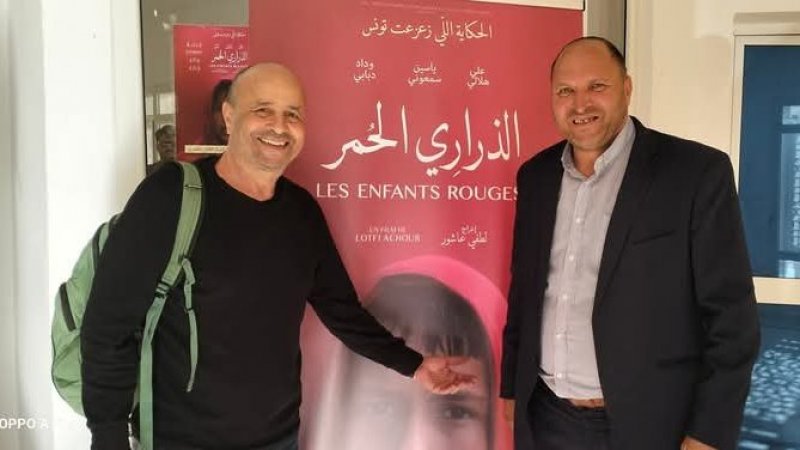 سرد قصة مؤلمة عن ابناء الجهة : لطفي عاشور يعرض " الذراري الحمر " لاهالي القصرين بالمركب الثقافي