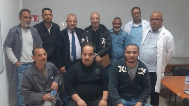 جلسة عمل بشركة ليفت اند لاش للملابس بمنزل جميل