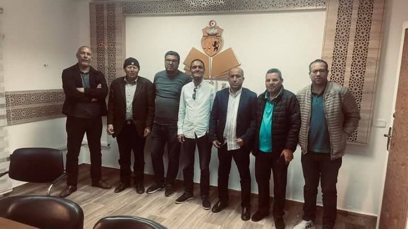 بسبب حركة المديرين : دخول وفد نقابي في اعتصام مفتوح بمندوبية التربية بالقصرين