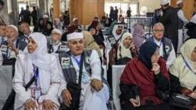 الفوج الثاني من حجاج فلسطين يغادر الضفة الغربية متوجها إلى السعودية لأداء مناسك الحج