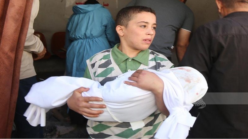 15 شهيدا بينهم 9 من عائلة واحدة في قصف الاحتلال المتواصل على عدة مناطق في قطاع غزة