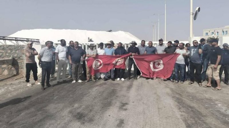 في اليوم الثاني من إضراب أعوان الملاحات التونسية : النقابة تتهم الإدارة بالتعنت وإفشال الحوار
