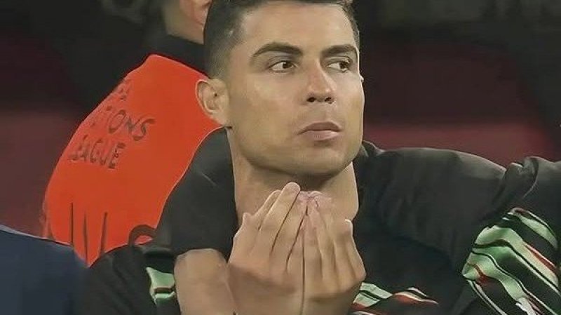 رونالدو، الذي هزّ الشباك، هزّ أيضًا قلوبنا، وأثبت أن البطولة ليست في الأهداف، بل كذلك في المواقف