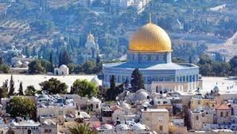 لليوم السادس على التوالي : الاحتلال يواصل إغلاق المسجد الأقصى وكنيسة القيامة ويوسّع الاقتحامات ونصب الحواجز