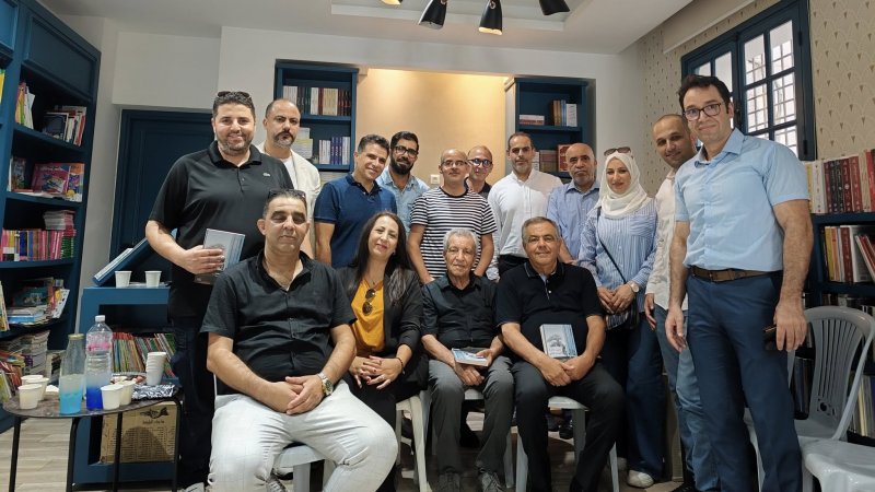 الكاتب محمد رويس يوقع آخر رواياته " حين يطرق الشتاء قلبي" الصادرة عن دار مسكلياني