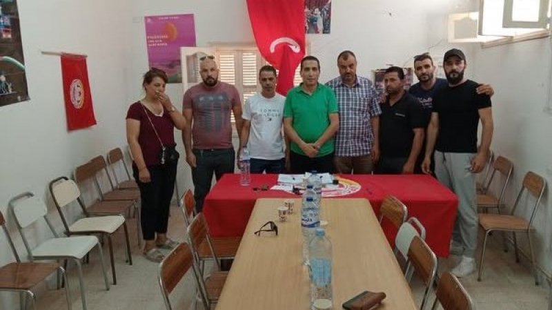 تشكيلة جديدة على رأس النقابة الأساسية لاداريي التربية بفريانة