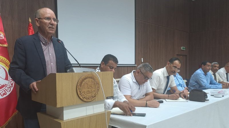 الطبوبي في افتتاح ندوة إطارات القطاع البنكي والتأمينات : متمسكون بزيادات مجزية في القطاع