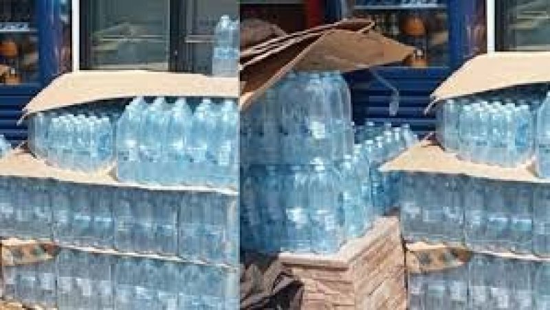 حجز أكثر من 17 ألف قارورة ماء معدني معروضة تحت أشعة الشمس بولاية صفاقس