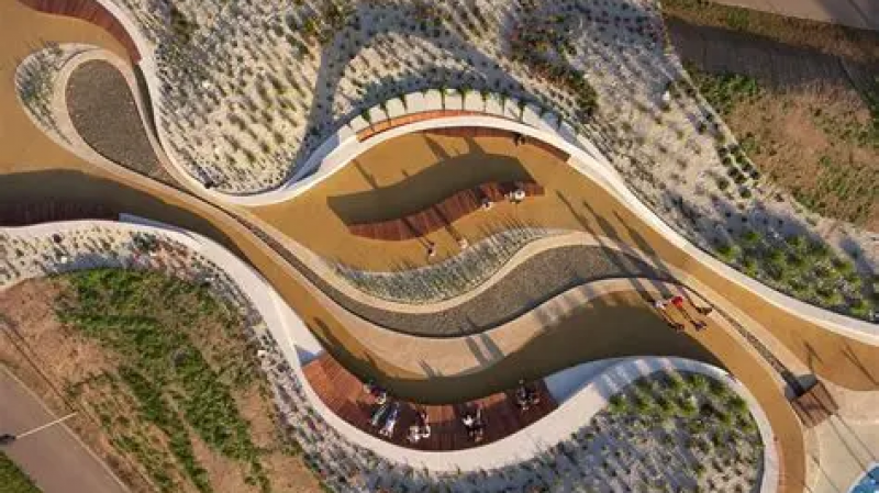 اغتراب المثقّفين والمهندسين المعماريين: من حَمَلةِ المعنى إلى خدَمِ السّوق