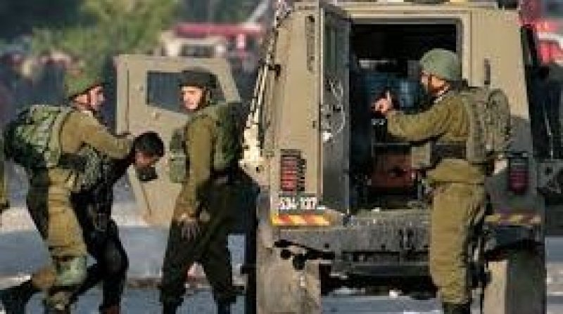 قوات الاحتلال تعتقل 12 مواطنا فلسطينيا من محافظة سلفيت