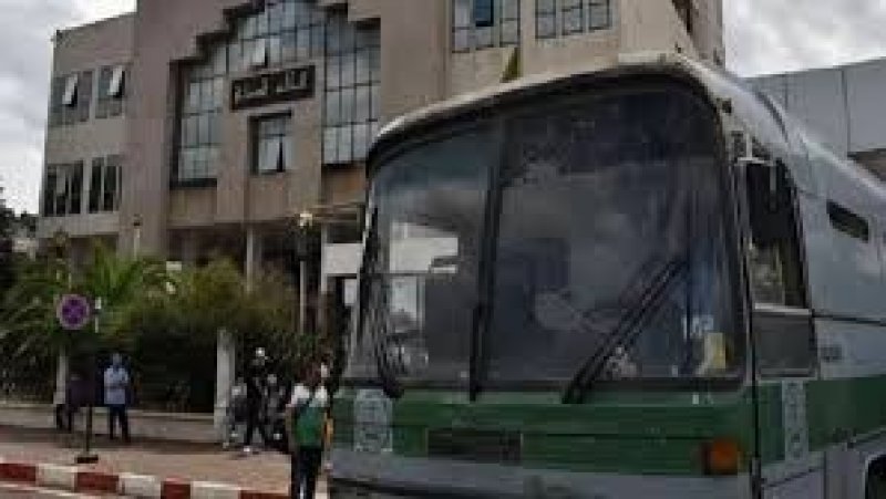 وزارة النقل الجزائرية تسحب كافة حافلات نقل المسافرين التي تجاوزت 30 عاما في الخدمة