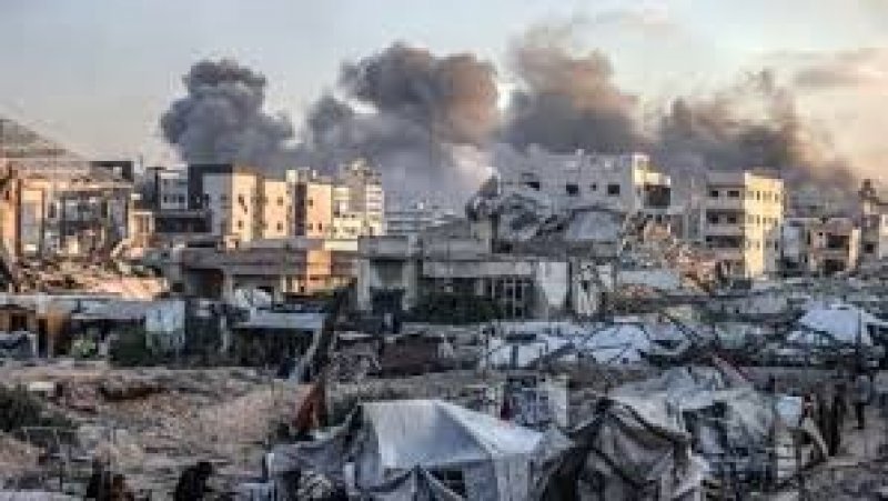 غزة تحترق " .. "إسرائيل" تستخدم مركبات تفجر عن بعد والاهالي تحت القصف"