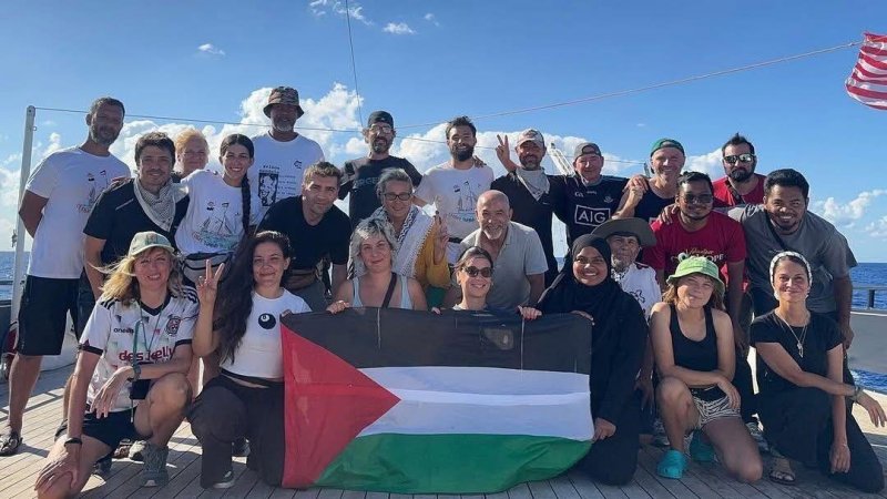 من قصص ألاسطول: سيدات تزيّنن بالوان فلسطين ومن أجل غزة تجشّمن الاتعاب والصعاب