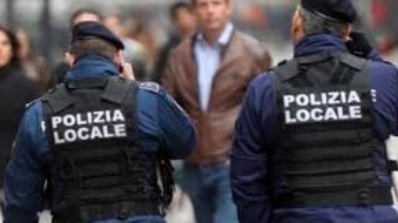 ايقاف ثمانية تونسيين وايطالي بسبب ترويج المخدرات وأرباح تصل الى نصف مليون يورو  و توجيه 120 تهمة