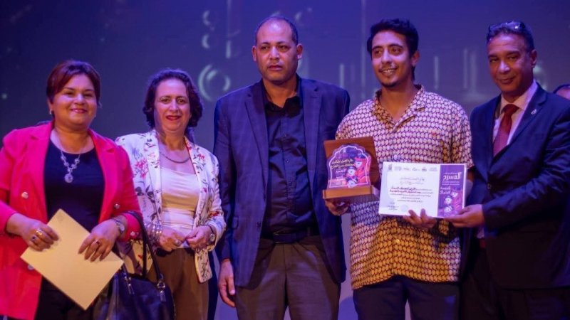 " المهرجان الاقليمي للمسرح بدور الثقافة  : تتويج مستحق لمشهدية  " الأرض تصعد الى السماء