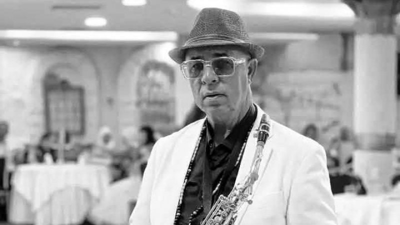 دهسته سيارة بشكل غريب : الموسيقار وعازف الساكسوفون فرحات بن حميدة يفارقنا