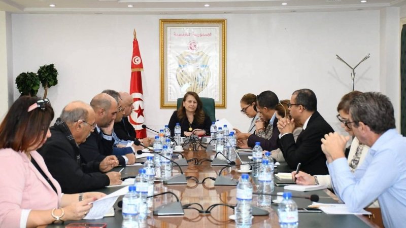 نحو مزيد دفع صادرات زيت الزيتون المعلب و البحث عن أسواق جديدة و تطوير نسبة التصدير