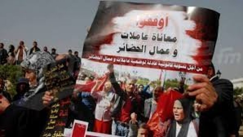 قفصة : منذ شهر ونصف والعشرات من عمال حضائر أم العلق معلّقون في الفراغ بعد طردهم الشفهي من مؤسسات الدولة