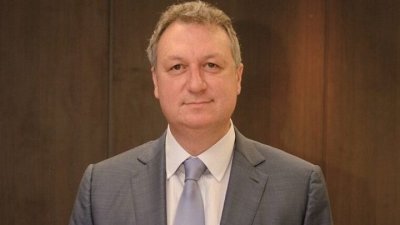 اعضاء الحكومة يتبرعون بنصف مرتباتهم لصندوق التبرعات