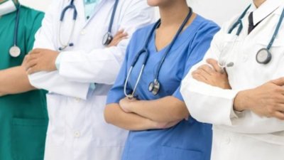 نقابة الاطباء والصيادلة واطباء الاسنان تطالب بانتدابات جديدة عاجلة