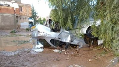 فيضانات الجزائر تخلف 4 قتلى وعدد من المفقودين وتدمر 125 سيارة